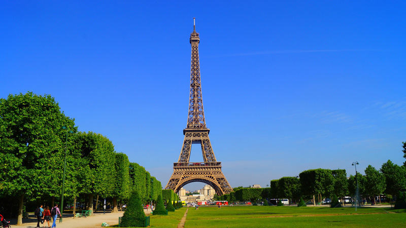 Paríž Eifelovka - poznávací zájazd